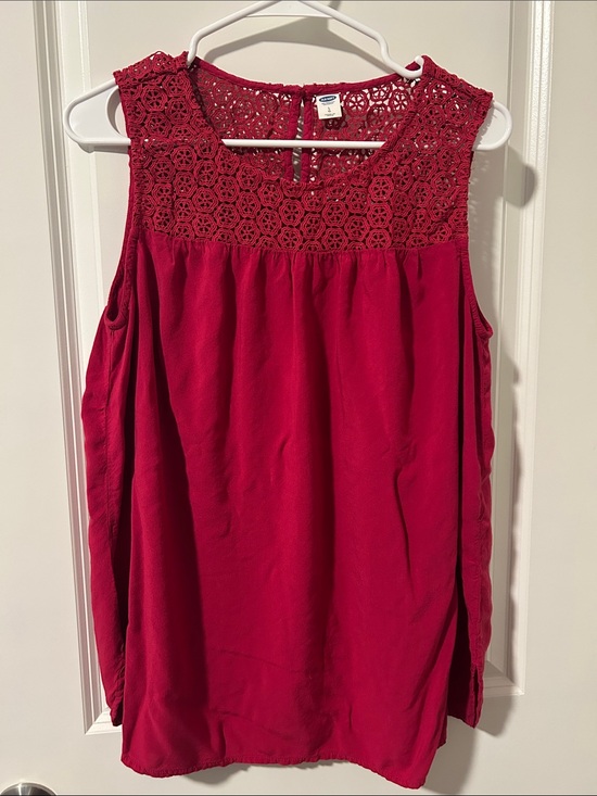 Old Navy Tops - Old Navy Magenta Crochet Yoke Sleeveless Shirt